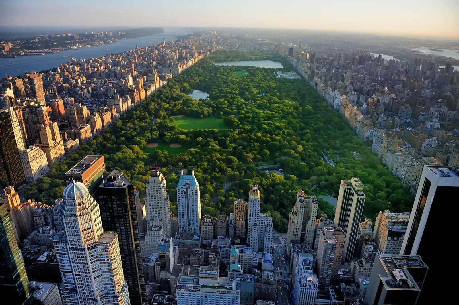 Aerial view of Central Park and the Manhattan skyline